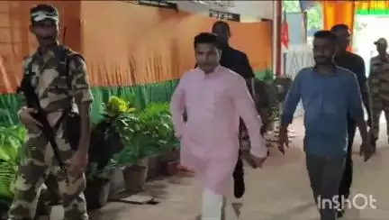 রাজারহাট: সল্টলেকে BJP-র রাজ্য সভাপতির উপস্থিতিতে আয়োজিত বৈঠক; ধর্ষিতাদের রেট ঠিক করেন মুখ্যমন্ত্রী, কটাক্ষ বিধায়কের