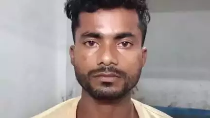 মেখলিগঞ্জ: নাবালিকাকে বিয়ে করার জেরে গ্রেপ্তার 40 নিজ তরফের পাত্র ও তার দাদা