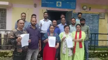 चमोली: गोपेश्वर में स्वास्थ्य विभाग के कर्मचारियों को तीन माह से नहीं मिला वेतन, रोटी-रोटी का संकट, आंदोलन की चेतावनी
