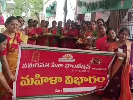 మార్కాపురం: అల్లూరి పోలేరమ్మ, కనకదుర్గమ్మ ఆలయాల్లో అమ్మవార్లకు ఆషాఢ సారె అందజేసిన మహిళలు
