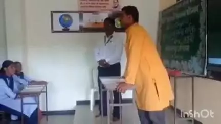 समुद्रपूर: गिरड येथील मगन संग्रहालयाकडून देशी बियाणे संवर्धन उपक्रमाअंतर्गत शाळकरी विद्यार्थ्यांना बिज दानासाठी मार्गदर्शन