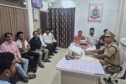 चारामा: चारामा थाना परिसर में सराफा व्यापारियों की सुरक्षा को लेकर हुई अहम बैठक