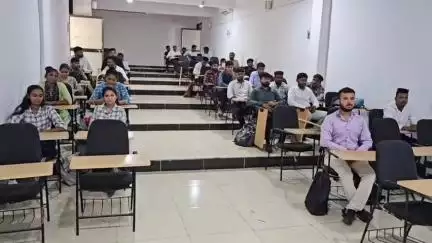 શહેરા: શહેરાના વાંટાવછોડાની GVM કોલેજમાં NIIT ના સહયોગથી કેમ્પસ ઈન્ટરવ્યુ પ્રક્રિયા હાથ ધરાઈ હતી