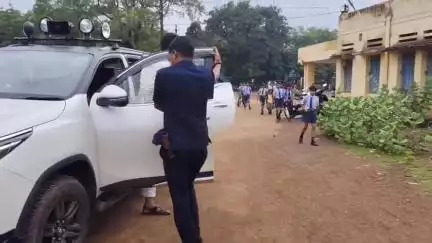 कसडोल: MLA संदीप साहू ने मिनी माता कन्या उच्चतर माध्यमिक विद्यालय का औचक निरीक्षण किया, शैक्षणिक व्यवस्था की जानकारी ली