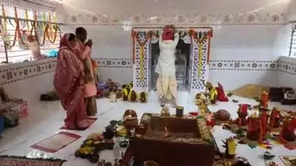 ସୁନ୍ଦରଗଡ ସହର: ଟାଉନ ଥାନା ପରିସରରେ ନିର୍ମାଣ ହୋଇଥିବା ନବନିର୍ମିତ ମନ୍ଦିରର ରତ୍ନ ସିଂହାସନକୁ ବିଜେ କଲେ ପ୍ରଭୁ ଶ୍ରୀରାମ, ମାତା ସୀତା ଦେବୀ, ଲକ୍ଷ୍ମଣ ଦେବ