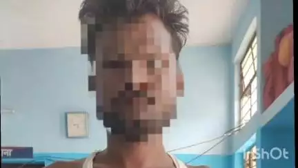 परसा: आज़मपुर में शराब पीकर हंगामा कर रहे एक शराबी को पुलिस ने किया गिरफ्तार