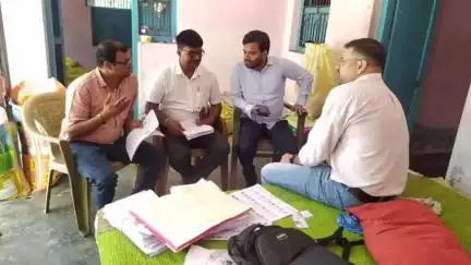 गढ़पुरा: बीडीओ के निरीक्षण में गायब बीएलओ, एक दिन की हाजरी काटी गई