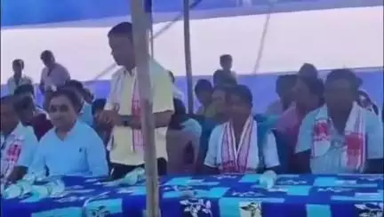 চাৰিদুৱাৰ: বিধায়কৰ উপস্থিতিত ধানখনাত মিছামাৰী গাওঁ পঞ্চায়তৰ নৱ নিৰ্বাচিত প্ৰতিনিধিৰ আতিথ্যত মত বিনিময় তথা অভিনন্দন অনুষ্ঠান