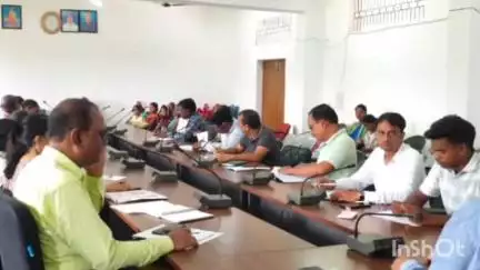 गोपीकांदर: गोपीकांदर प्रखंड सभागार में बीडीओ ने की समीक्षात्मक बैठक