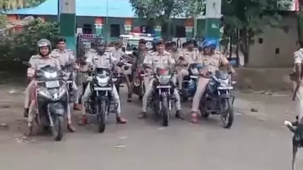 बेलागंज: बेलागंज थाना क्षेत्र में मुहर्रम पर्व को लेकर थानाध्यक्ष के नेतृत्व में संवेदनशील जगहों पर फ्लैग मार्च निकाला गया