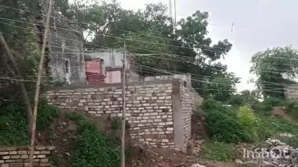 गोहद: हठीले हनुमानजी मंदिर के पास बैसली नदी किनारे डाला जा रहा नगरका गंदा कचरा, राहगीर हो रहे परेशान।#jansamasya