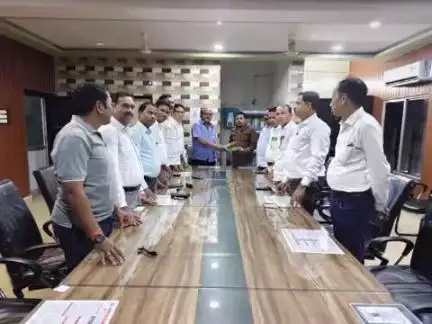 ଖରିଆର: ଖଡ଼ିଆଳ ଯୁଡ଼ିସିଆଲ ବାର ହଲ ଠାରେ କ୍ୟାଡ଼ର ଏପିପିଙ୍କୁ ବିଦାୟ ସମ୍ବର୍ଦ୍ଧନା