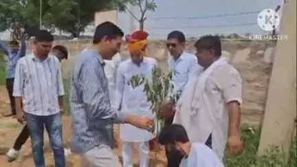 डीडवाना: डीडवाना के पूर्व विधायक चेतन डूडी ने पर्यावरण संरक्षण का संदेश देकर जन्मदिन मनाया, हजारों ने किया स्वागत
