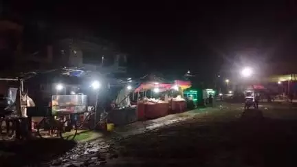 বোলপুর-শ্রীনিকেতন: বোলপুরের মকরমপুর এর শুরু হলো রথের মেলার শেষ মুহূর্তের জোড় প্রস্তুতি।