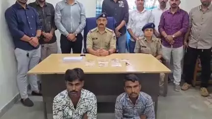 મોટીદાઉ પાટિયા પાસે ચોરીની ધટનામાં 16.25 તોલા સોના ના દાગીના અને રીક્ષા સાથે ચોર ટોળકી ઝડપાઇ