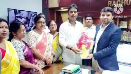 রঘুনাথপুর ১: পুরুলিয়ার রঘুনাথপুর পুরসভায় পুণরায় চেয়ারম্যান হলেন তরণী বাউরি