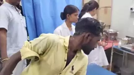 जहानाबाद: कुर्सी से गिराने को लेकर युवक गंभीर घायल, अस्पताल में भर्ती, युवक ने बताई घटना