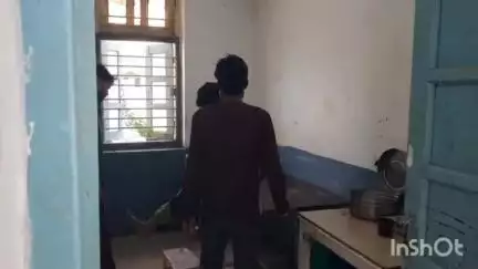 बटियागढ़: फतेहपुर के पास अनियंत्रित होकर गिरा बाइक चालक, सिविल अस्पताल में भर्ती