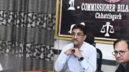 मस्तुरी: कमिश्नर श्री सुनील जैन ने आज वीसी के जरिए कलेक्टर्स कांफ्रेंस में राजस्व मामलों एवं शासकीय योजनाओं की की समीक्षा