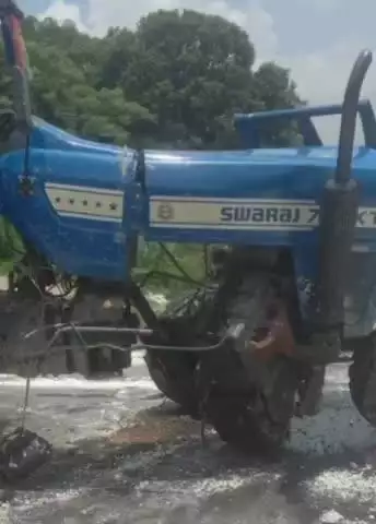 बीघापुर: भदेवरा में अनियंत्रित ट्रक ने ट्रैक्टर से भिड़कर किया क्षतिग्रस्त, चालक की जान बची