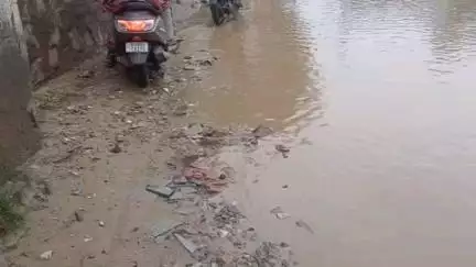जयपुर: हातोज का मामला, बारिश के मौसम में गालियां बनी दरिया, आम नागरिकों की परेशानियां