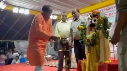 ଖଲ୍ଲିକୋଟ୍: ଶ୍ରୀ ଗୁଣ୍ଡିଚା ମନ୍ଦିର ନିକଟରେ ଭଜନ ସନ୍ଧ୍ୟା କାର୍ଯ୍ୟକ୍ରମ ଅନୁଷ୍ଠିତ, ଯୋଗଦେଲେ ବିଧାୟକ ପୂର୍ଣ୍ଣ ଚନ୍ଦ୍ର ସେଠୀ