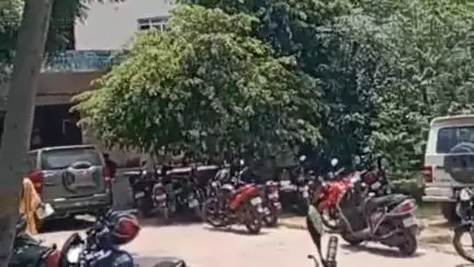 डोभी: नवाडीह: मतदाता सूची से नाम हटाने की धमकी पर पूर्व उप मुखिया ने डोभी BDO को दिया आवेदन