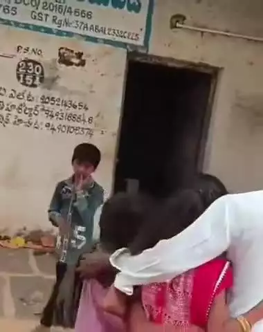 కళ్యాణదుర్గం: పాఠశాలను వదిలి వెళ్ళొద్దండి సార్ అంటూ కంబదూరులో బదిలీపై వెళుతున్న ఉపాధ్యాయుని హత్తుకుని బోరున ఏడ్చిన విద్యార్థులు