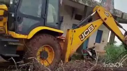 प्रतापगढ़: मनोहरगढ़ पंचायत की पहल पर 9 बीघा सरकारी भूमि से अतिक्रमण हटाया गया, राजस्व विभाग व पंचायत प्रशासन की संयुक्त कार्रवाई