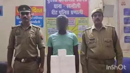 एत्मादपुर: पर्वतपुर जाने वाले रास्ते के पास अवैध शराब की बिक्री करने वाले अभियुक्त को किया गिरफ्तार, कब्जे से 34 पव्वे बरामद