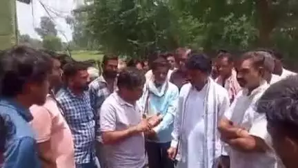 बाबई: किसानों को डीएपी और यूरिया की कमी पर कांग्रेस के पूर्व प्रदेश सचिव ने प्रशासन को दी चेतावनी