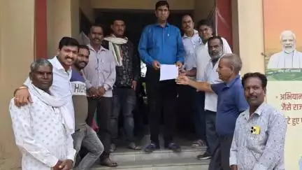 दलौदा: 8 से 10 में निजी कंपनी द्वारा मोबाइल टावर लगाने का विरोध, तहसीलदार को ज्ञापन देकर काम रुकवाया