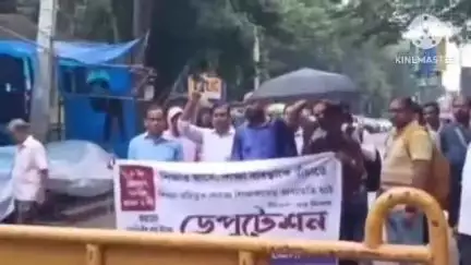 বাঁকুড়া ১: শিক্ষা বহির্ভূত কাজ থেকে মুক্তির দাবিতে বাঁকুড়ায় প্রাথমিক শিক্ষকদের বিক্ষোভ ও ডেপুটেশন কর্মসূচি