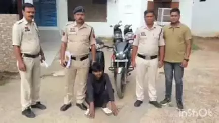 अंबिकापुर: गांधीनगर पुलिस ने दो पहिया वाहन चोरी के दो मामलों के आरोपी संदीप कुमार यादव को गिरफ्तार कर जेल भेजा