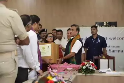 তামুলপুৰ: জিলা আয়ূক্ত কাৰ্যালয়ত পৰ্যালোচনা সভাত অংশ গ্ৰহণ কৰে মুখ্যমন্ত্ৰী ড° হিমন্ত বিশ্ব শৰ্মাই