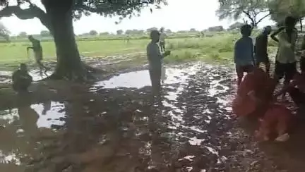लहार: लहार थाना के जमुहा गांव में आकाशीय बिजली गिरने से एक महिला की मौत, दो घायल