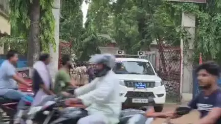 गोड्डा: गोड्डा में मुहर्रम पर्व को लेकर प्रशासन सतर्क, नगर थाना क्षेत्र में निकाला गया फ्लैग मार्च