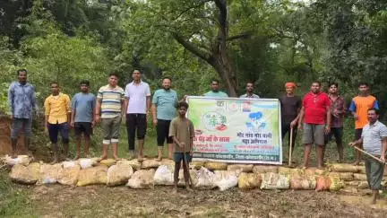 कोंडागांव: बम्हनी पंचायत में जल संरक्षण हेतु श्रमदान और वृक्षारोपण कर दिया पर्यावरण संरक्षण का संदेश