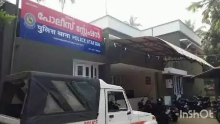 തിരുവനന്തപുരം: കോട്ടുകാൽ പയറ്റുവിളയിൽ ആർമി ഉദ്യോഗസ്ഥന്റെ വീട് കുത്തി തുറന്ന് രണ്ട് സ്വർണ്ണ വളകൾ കവർന്നു