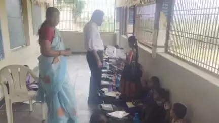 పాణ్యం: విద్యార్థులలో కు మెనూ ప్రకారం భోజనం అందించాలి : MEO ఓంకార్ యాదవ్