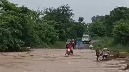 करेली: ग्राम भौरझिर में सुख चैन नदी में उफान से दर्जनों गांव का संपर्क टूटा, डोभी और गुटोरी मार्ग बाधित