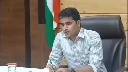 यवतमाळ: बॅंकांनी पिककर्ज वाटप वाढविण्यासाठी विशेष प्रयत्न करावे ;जिल्हाधिकारी विकास मीना
