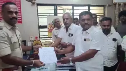 ತುಮಕೂರು: ಆಂಜನೇಯ ದೇವಾಲಯದ ದೇವರ ವಿಗ್ರಹ ಕಳ್ಳತನವಾಗಿದೆ, ಗರಗದಕುಪ್ಪೆ ಗ್ರಾಮಸ್ಥರಿಂದ ಹೆಬ್ಬೂರು ಪೊಲೀಸ್ ಠಾಣೆಗೆ ದೂರು
