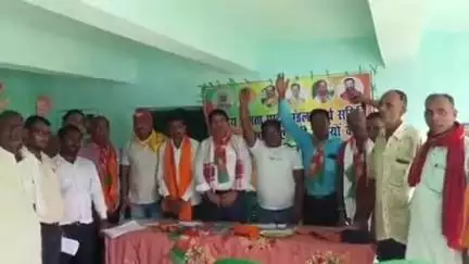 धोरैया: जोकी गांव के सत्संग भवन में भाजपा कार्यकर्ताओं ने बूथ सशक्तिकरण को लेकर की बैठक
