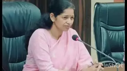 रायपुर कर्चुलियान: रीवा कलेक्टर प्रतिभा पाल ने 15 अधिकारियों को दिया कारण बताओ नोटिस, लापरवाह अधिकारियों की वेतनवृद्धि रोकने का दिया आदेश