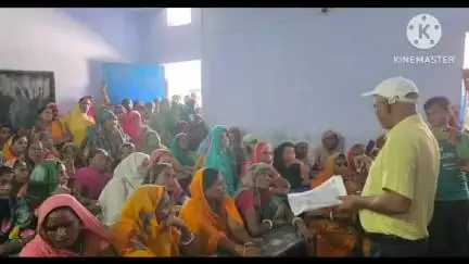 भगवानपुर: बीडीओ ने विशेष गहन पुनरीक्षण कार्य का निरीक्षण किया