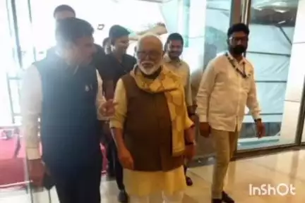 गोंदिया: मुंबई येथे आ.संजयजी पुराम यांनी मा.छगनजी भुजबळ मंत्री अन्न व नागरी पुरवठा यांच्यासोबत केली चर्चा