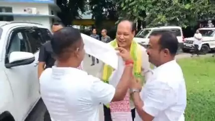 বিজনী ভাগ: বিজনীৰ আবৰ্ত ভৱনত আগন্তুক বিটিচি নিৰ্বাচন সন্দৰ্ভত সভা অনুষ্ঠিত, উপস্থিত অসম বিধানসভাৰ অধ্যক্ষ বিশ্বজিৎ দৈমাৰী