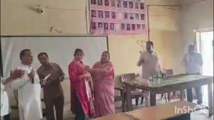 मेहगांव: शासकीय कन्या विद्यालय मेहगांव में 75% से अधिक अंक लाने वाली छात्राओं को लैपटॉप वितरण