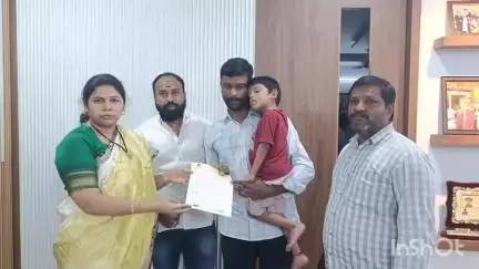 CMRF చెక్కులు పంపిణీ చేసిన ఆళ్లగడ్డ ఎమ్మెల్యే భూమా అఖిల ప్రియ